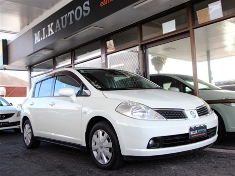 2005 Nissan tiida owners manual